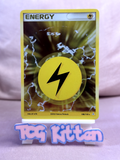 Load image into Gallery viewer, Lightning Energy - 108/110 - (Holo) Holon Phantoms 2006 Pokemon LP - TCGKITTEN