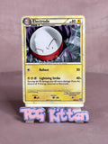 Load image into Gallery viewer, Electrode - 34/102 Uncommon Triumphant HP Pokémon TCGKITTEN